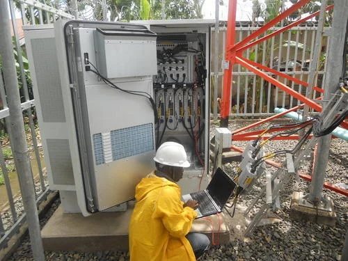 Telecom fitting India—rack, fibre, and network device installation